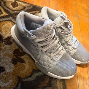 Nike gray sneakers